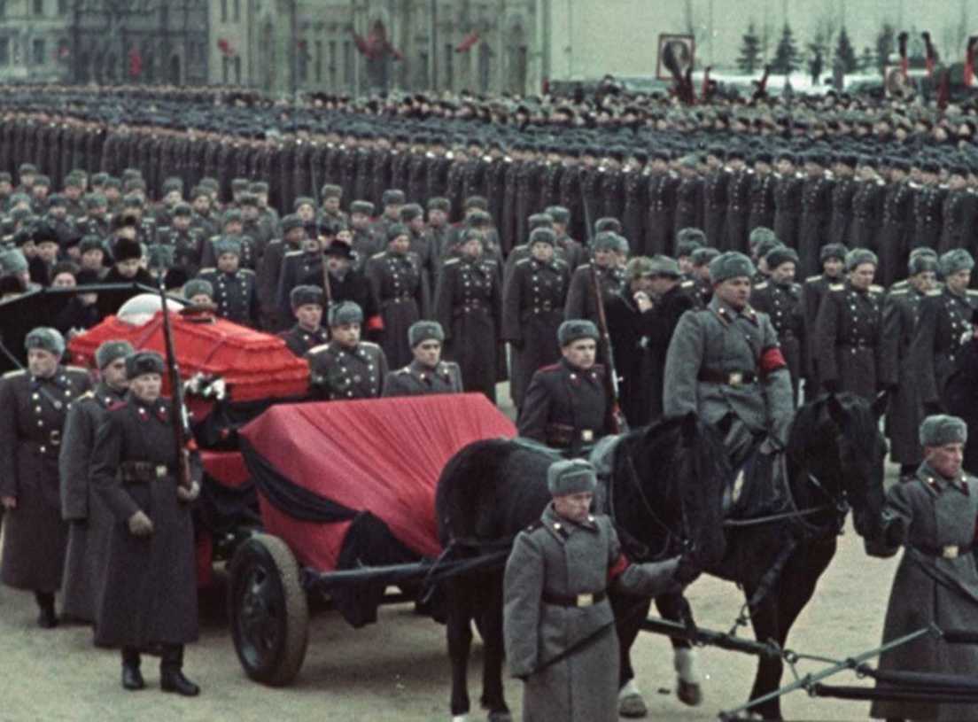 VALSTYBINĖS LAIDOTUVĖS (State Funeral)