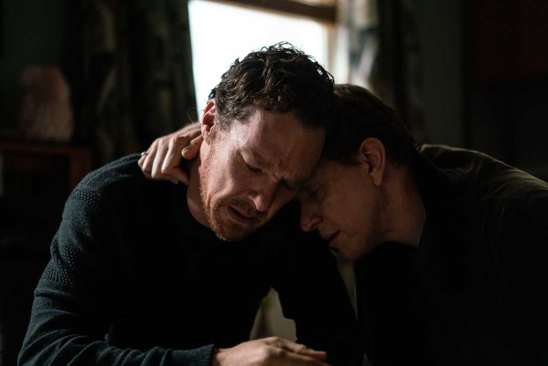 TAMSIOS SIELVARTO PLUNKSNOS (The Thing with Feathers)